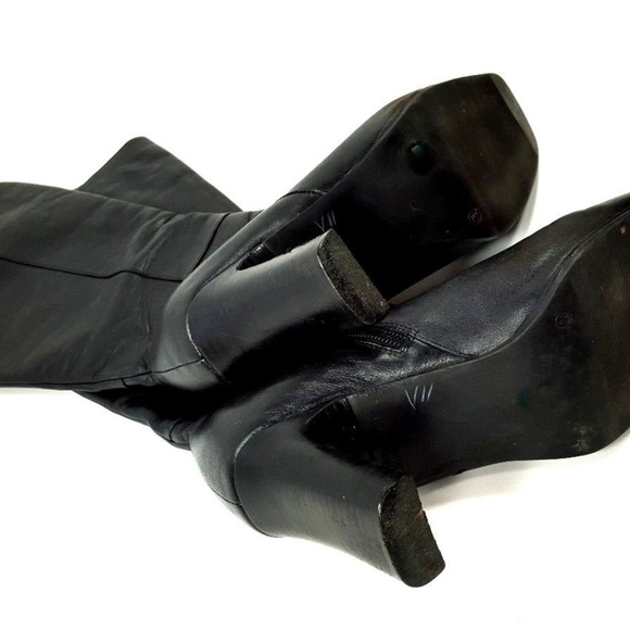 ** SOLD **  Amanda Smith Leather Boots - Picture 6 of 8